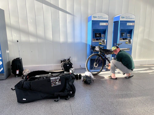 Bike assembly at the train station in Lyon