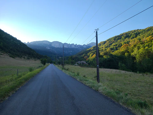 Early morning ride to Col de Tourniol