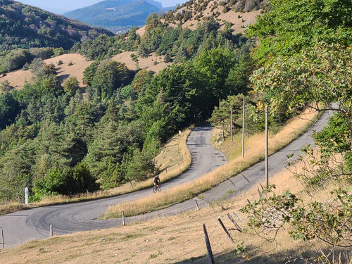 Early morning ride to Col de Tourniol