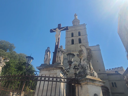 Touring the papal palace