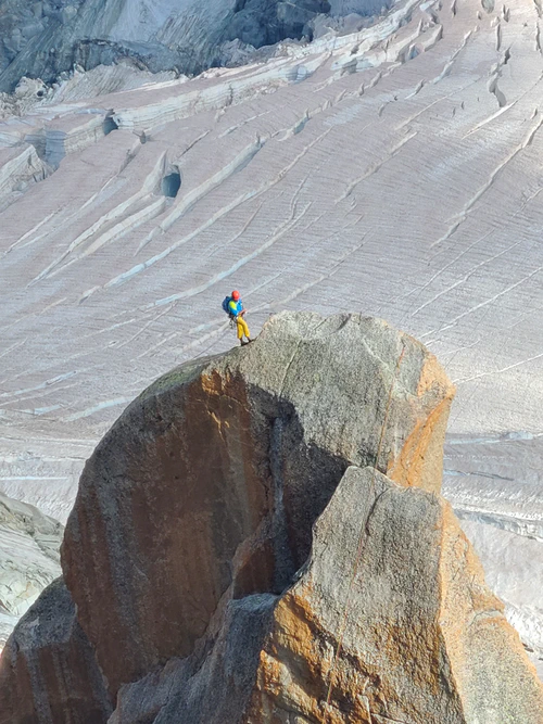 Mountaineers doing mountaineer things.