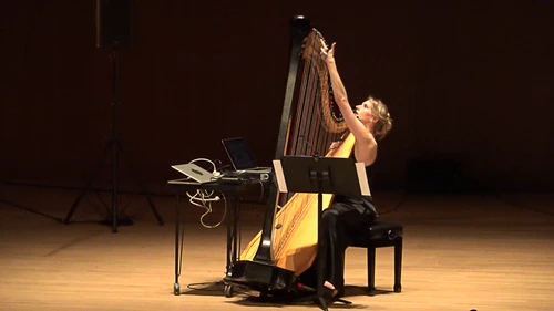 01_alex_harp_gesture_premiere.jpg