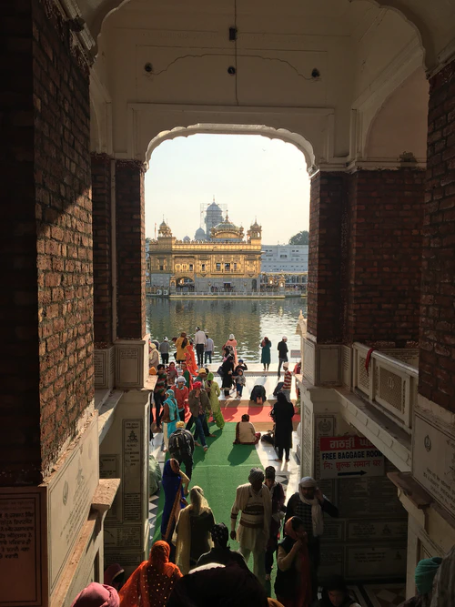 Amritsar-Golden-Temple-01.jpg