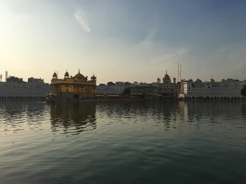 Amritsar-Golden-Temple-02.jpg